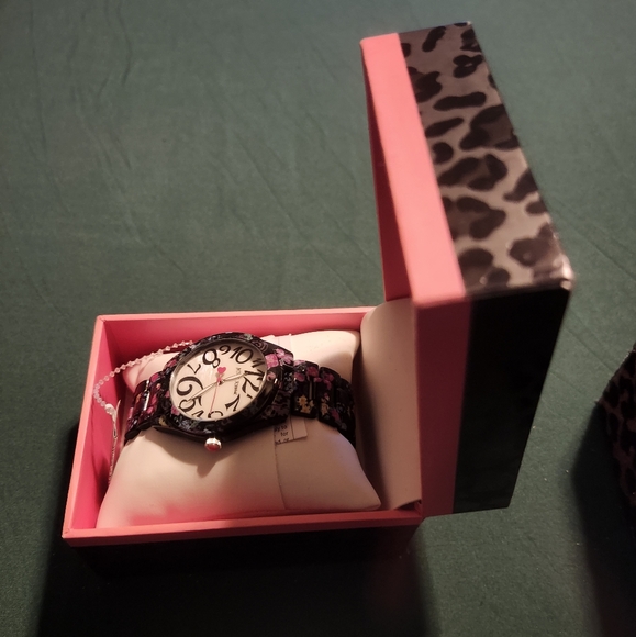 Besty Johnson watch - Picture 6 of 6